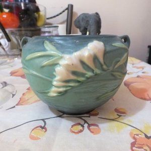 Roseville Freesia 1945 Vintage Art Pottery Ceramic Jardiniere Planter